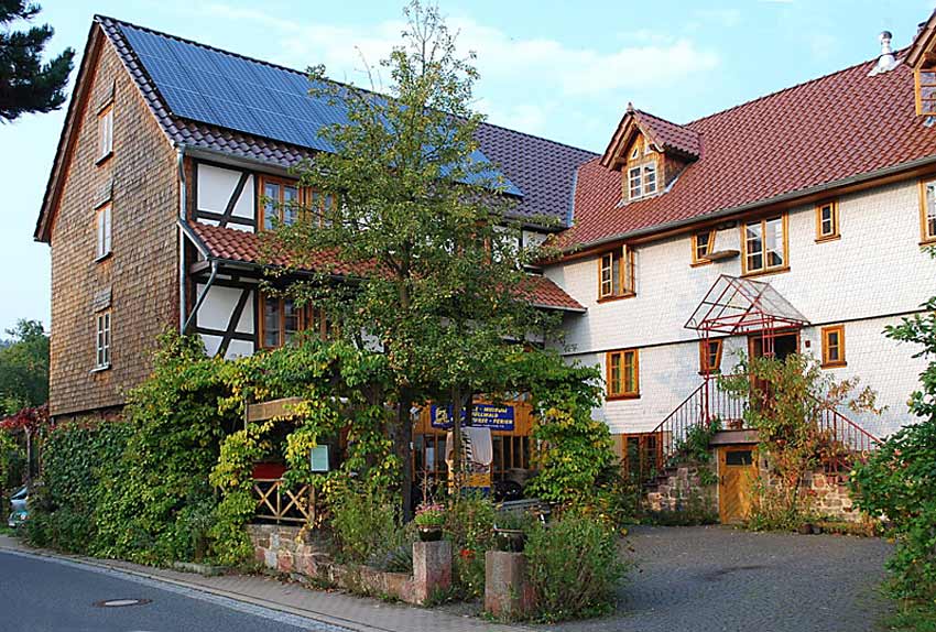 Bild: Außenansicht des Lebendigen Bienenmuseum Knüllwald